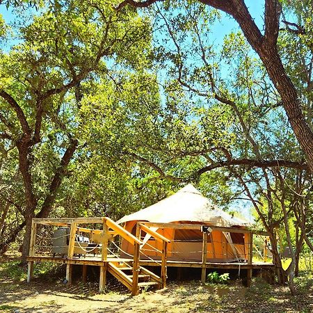 Al'S Hideaway Glamping Tents Hotel Pipe Creek Eksteriør billede