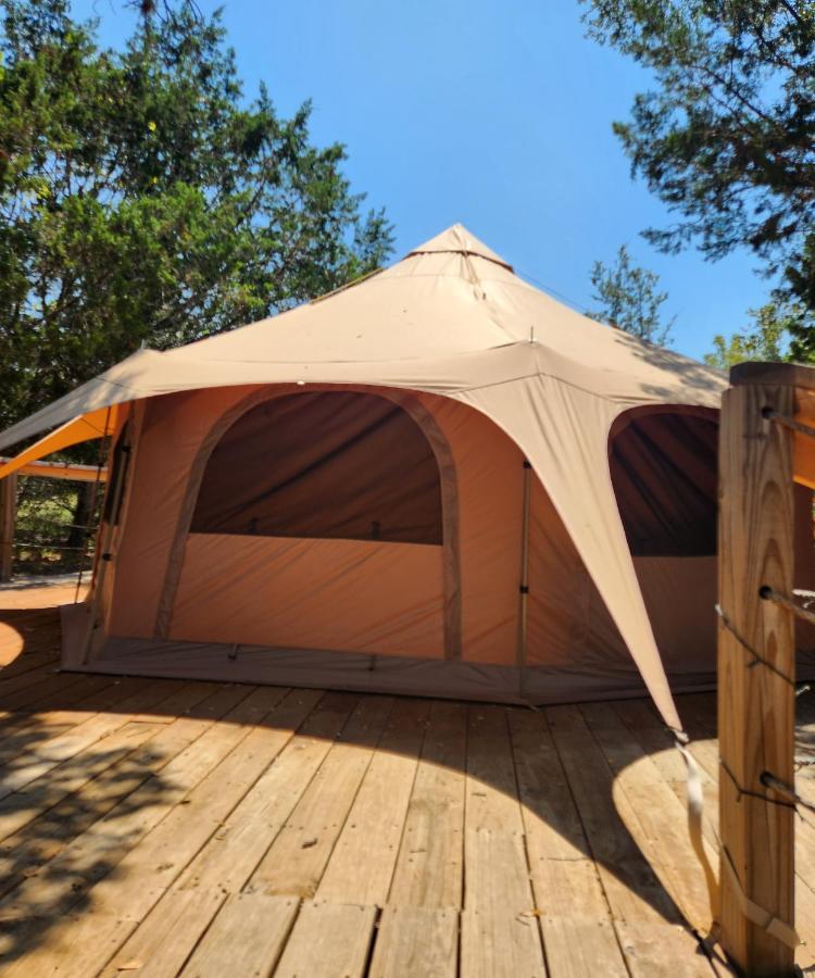 Al'S Hideaway Glamping Tents Hotel Pipe Creek Eksteriør billede