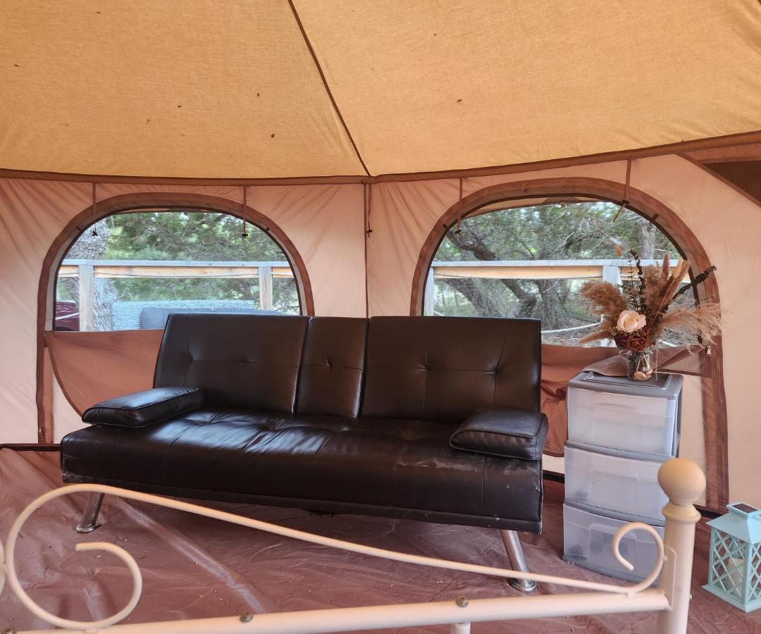 Al'S Hideaway Glamping Tents Hotel Pipe Creek Eksteriør billede